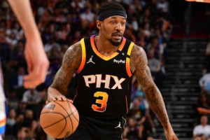 记者：热火曾尝试交易比尔但失败，若比尔被买断热火雄鹿有意签下他