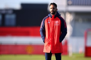 开云APP-阿莫林：库尼亚、芒特和达洛特无缘曼市德比 巴因德尔会上场