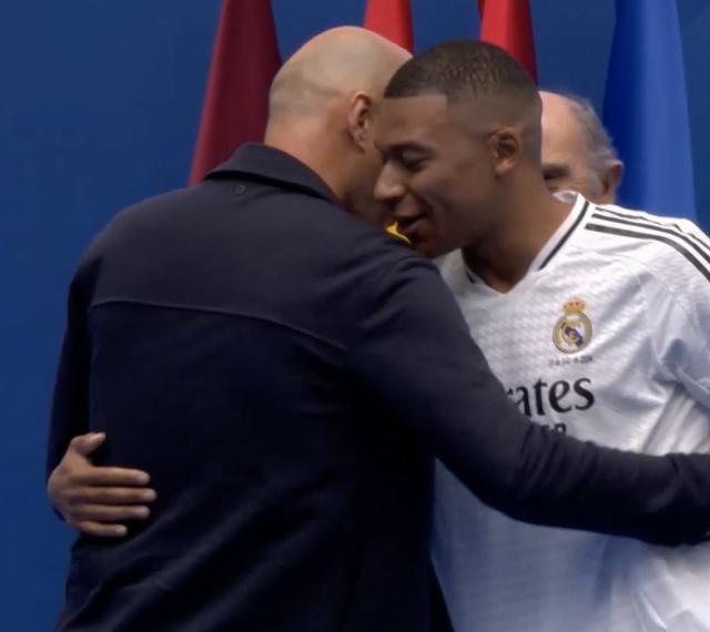 1721127234475066181.jpg mbappe 33.jpg